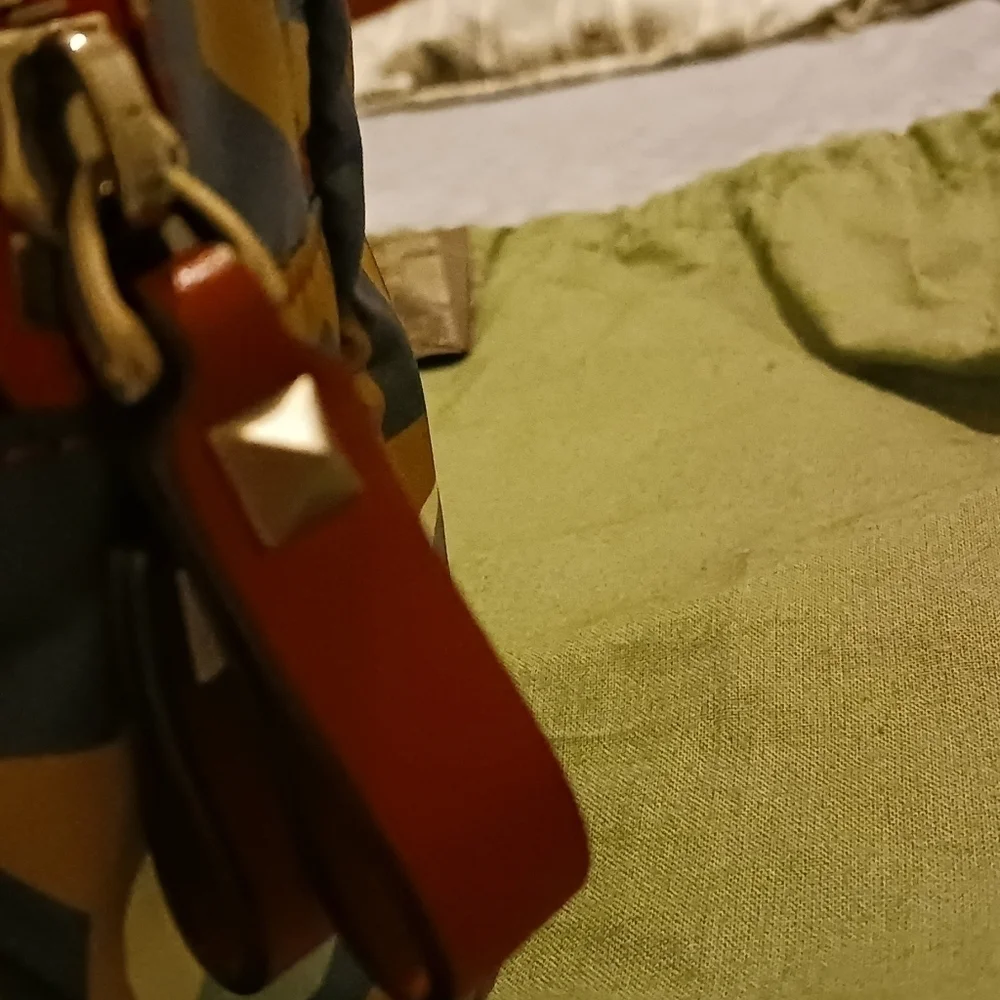 Valentino Garavani pouch.